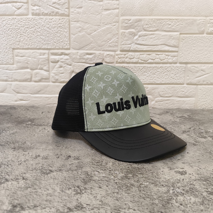 کلاه بیسبالی گل دوزی طرح Louis Vuitton رنگ سبز روشن